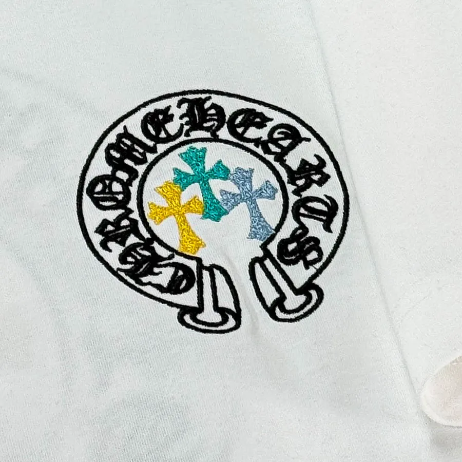 P180 🔥🔥Chrome Hearts 25 high version. The fabric is made of 300g high-density pure cotton. It does not deform or shrink. It has three labels. It is the same style for men and women. Technology: leather embroidery. Color: white black. SIZE: S-XL